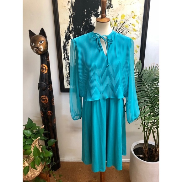 Cutest Blue Vtg Dress - Picture 2 of 7